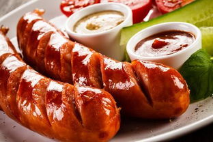 火车上的美食搭档 4种抗饿神器，香肠与火锅的奇妙旅程