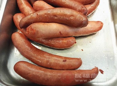 南通口岸严把国门防线，首次从外籍船员行李中截获违禁肉类制品